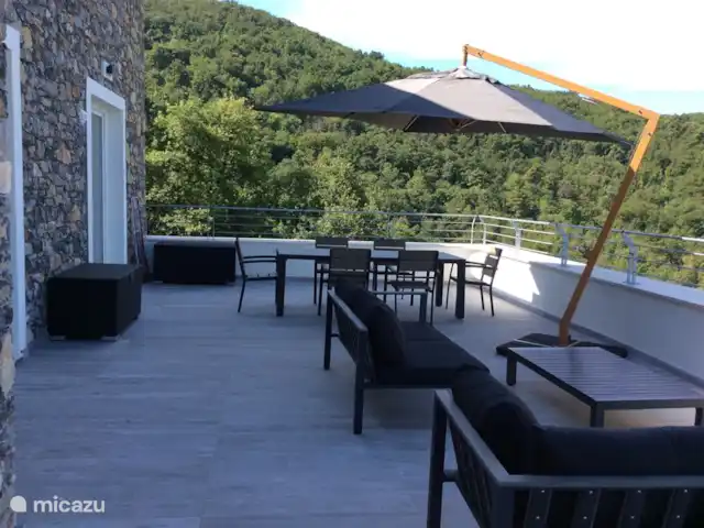 Lerici - Cinque Terre - Toscane No.3 | Italie, Ligurie, Lerici - appartement Terrasse le matin (maintenant avec pergola)