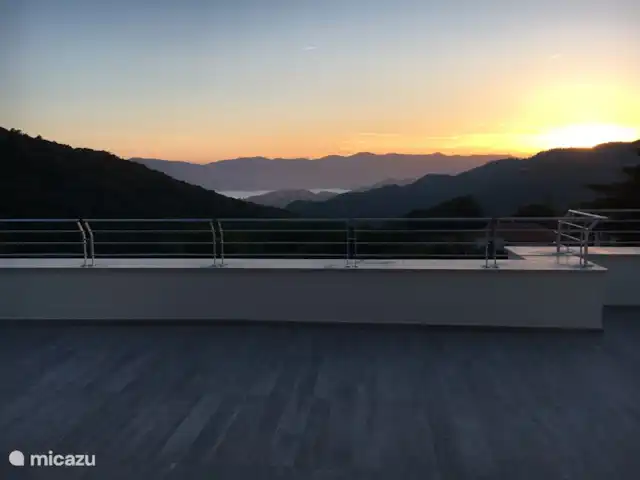 Lerici - Cinque Terre - Toscane No.3 | Italie, Ligurie, Lerici - appartement Vue de la terrasse au coucher du soleil