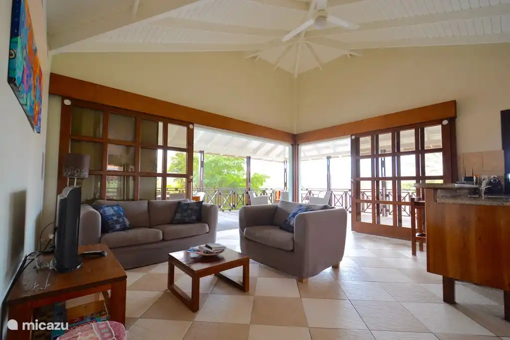 By opening the doors, and porches are living a whole!