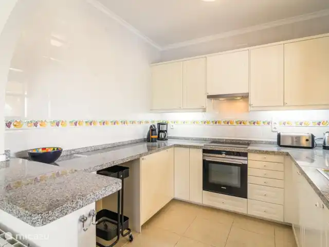 Maison Suzanne | Espagne, Costa Blanca, Benitachell - villa Cuisine ouverte avec grand (60 cm de haut) micro-onde/four, congélateur, grand réfrigérateur, bouilloire, grille-pain, cafetière, machine Dolce Gusto etc.
