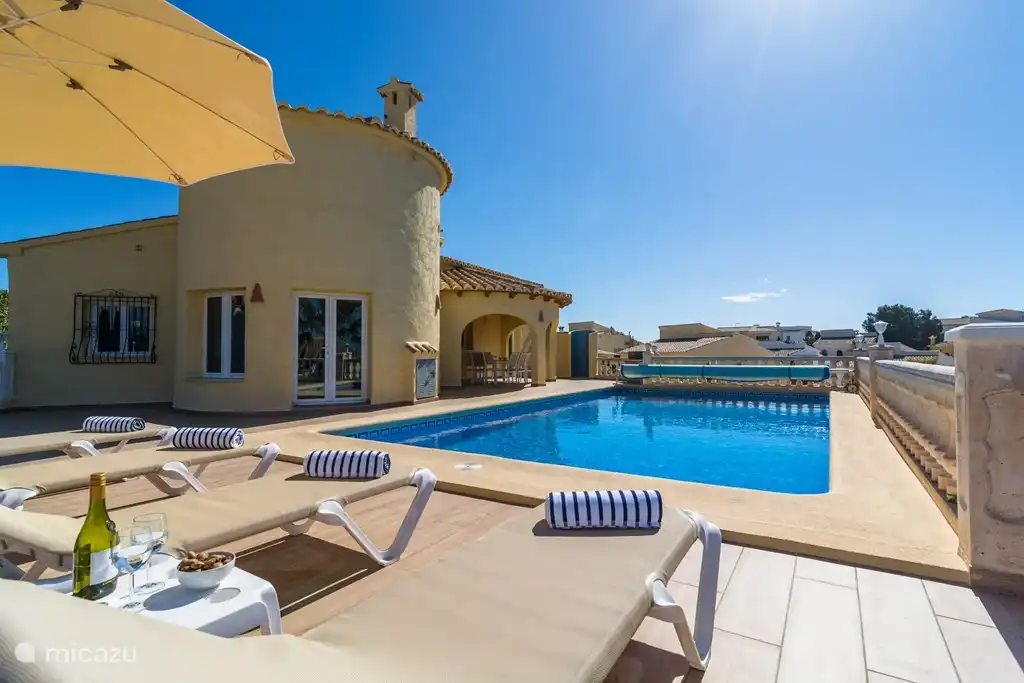 Piscina generosa de 5x10 mtr.