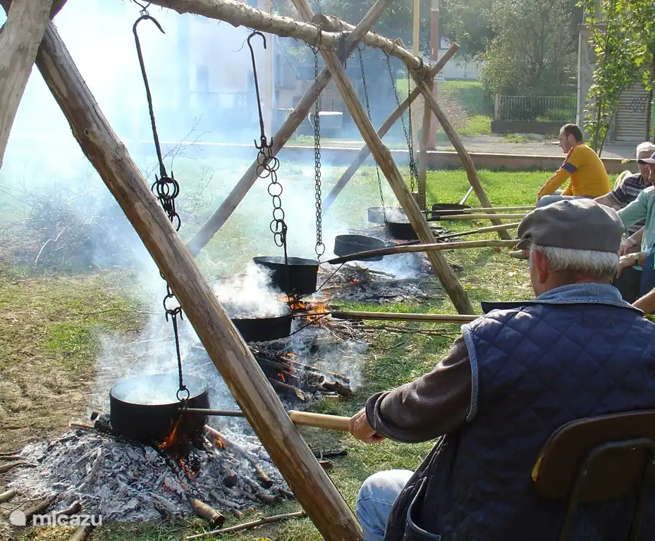 Kastanien im Herbst Rösten