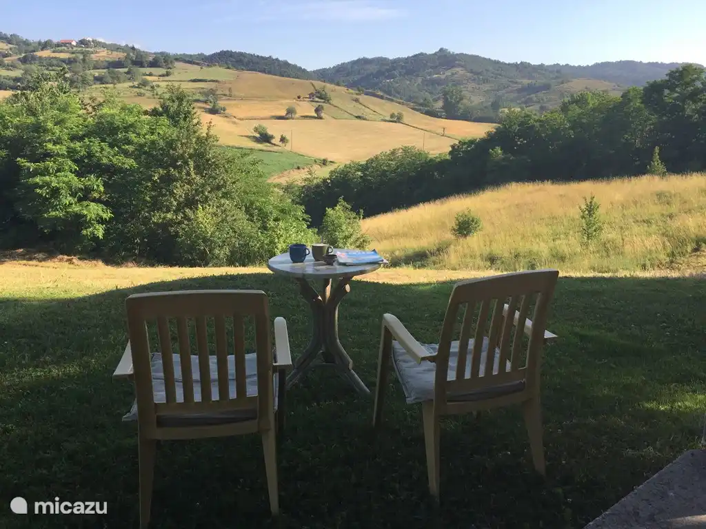 Pian del Gatto hinter dem Haus genießen.