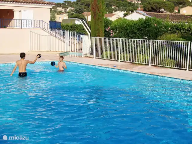 appartement huren in Frankrijk, Côte d´Azur, Sainte-Maxime – App. A8 les Pins Bleus dichtbij zee Zwembad