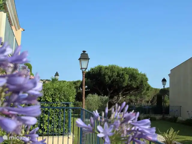 appartement huren in Frankrijk, Côte d´Azur, Sainte-Maxime – App. A8 les Pins Bleus dichtbij zee Sfeer