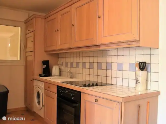 appartement huren in Frankrijk, Côte d´Azur, Sainte-Maxime – App. A8 les Pins Bleus dichtbij zee Keuken