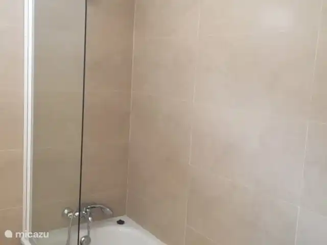 Casa El Balcon | Espagne, Costa Tropical, Almuñécar - maison de vacances Salle de bain 3ème étage avec bain/douche et toilette