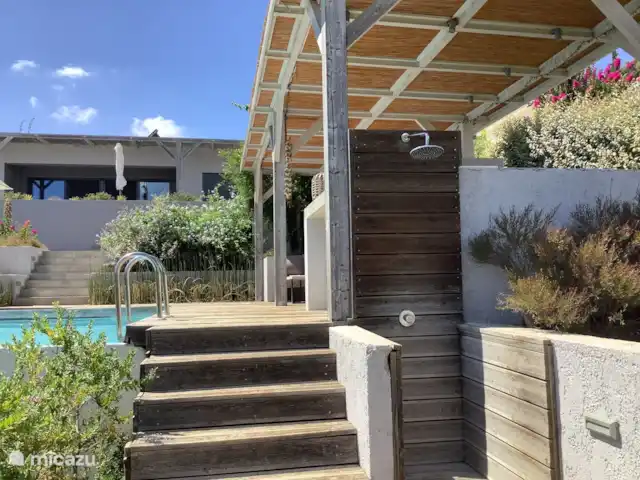 Villa Elia'N en Grecia, Gracia Central, Pogonia - villa Disfrute de una ducha fría o caliente antes y/o después de nadar.