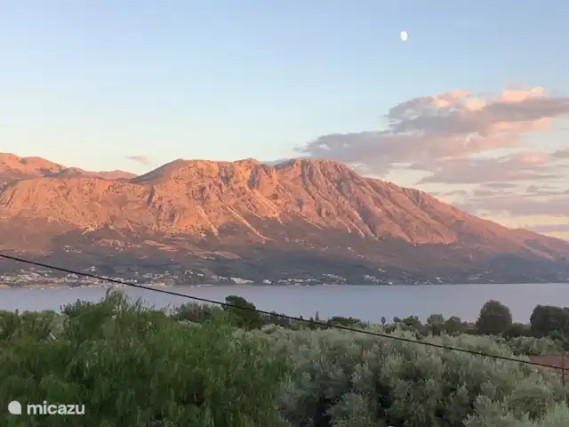 Villa Elia'N en Grecia, Gracia Central, Pogonia - villa La montaña del otro lado cambia de color cada hora, un placer de ver.