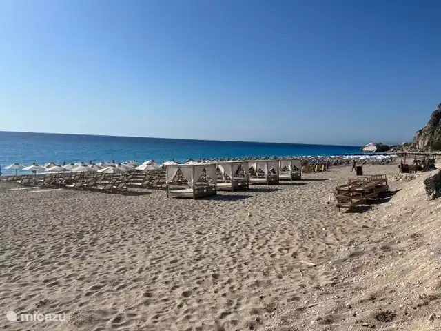 Visitez la magnifique plage de Katisma sur l'île de Lefkas