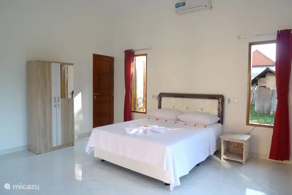 uno de los tres dormitorios