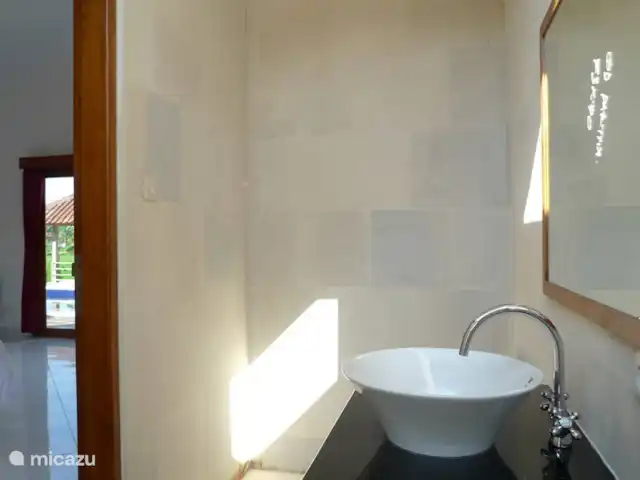 Villa Jompo Lovina en Indonesia, Bali, Lovina - villa baño