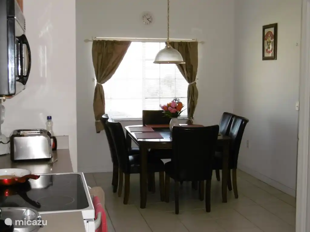 Kitchen, with dining table for 6 people, but can be extended to 8 people