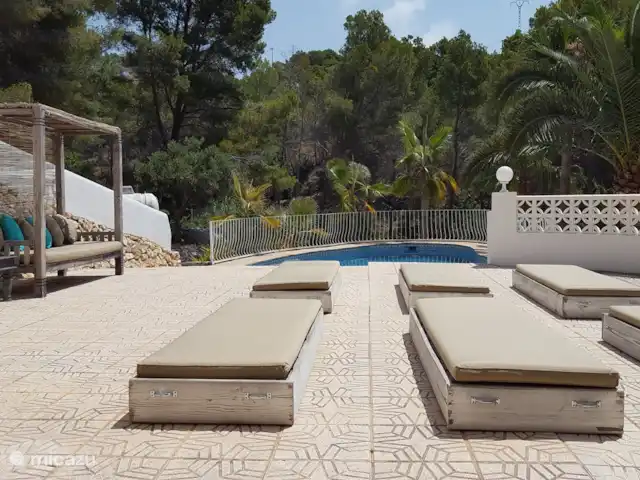 Villa 2-10 p met zeezicht en zwembad huren in Spanje, Costa Blanca, Altea - villa Zicht vanaf de loungeplek naar het zwembad.