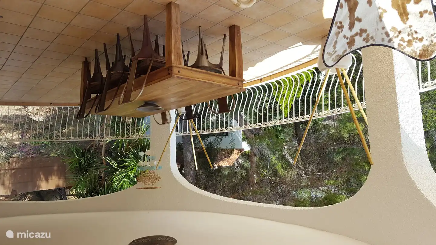 Hier können Sie gemeinsam grillen. Sie können zusätzliche Stühle aus dem Wohnzimmer bekommen.