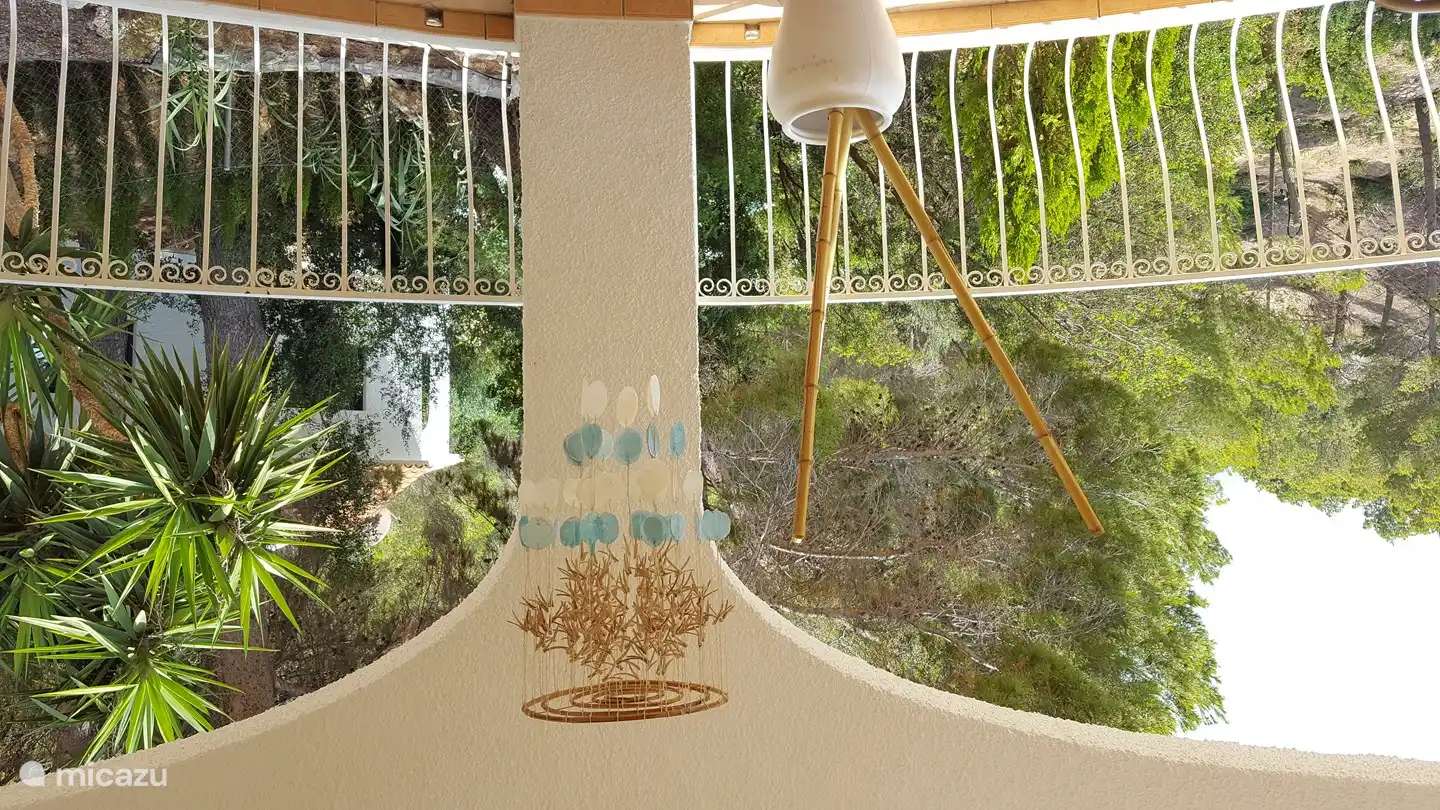 Alle Möbel und Wohnaccessoires stammen aus unserem Lieblingsgeschäft Cha Cha Muebles. Sie haben unser Interieur vollständig angesprochen.