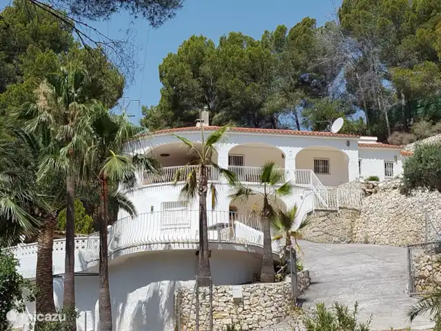 Villa 2-10 p met zeezicht en zwembad huren in Spanje, Costa Blanca, Altea - villa De villa met zwembad met veel ruimte en privacy. Geschikt voor max 8 volwassenen en 2 kinderen of welke combinatie u ook maakt!