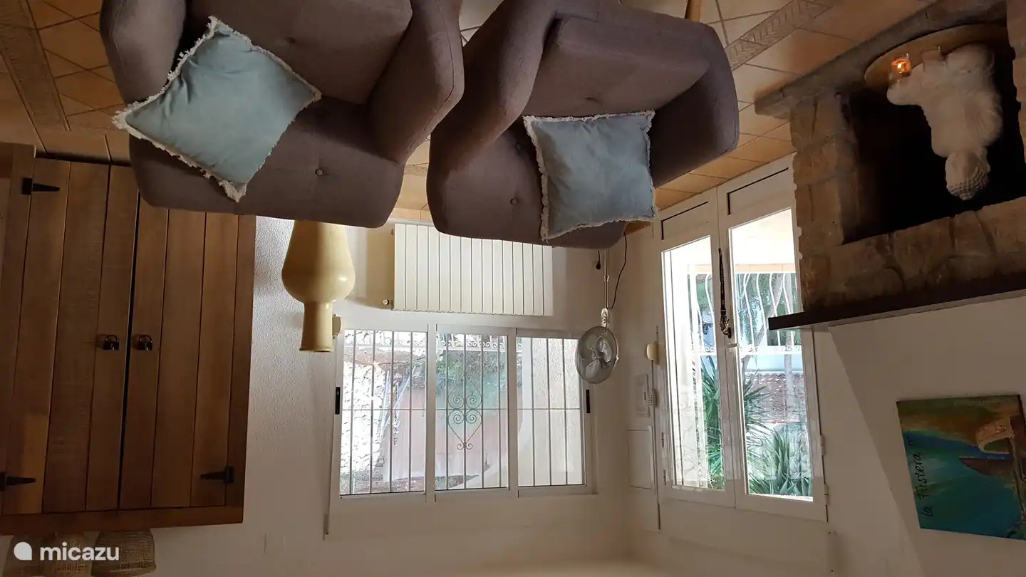 Der Sitzbereich aus einem anderen Blickwinkel fotografiert.