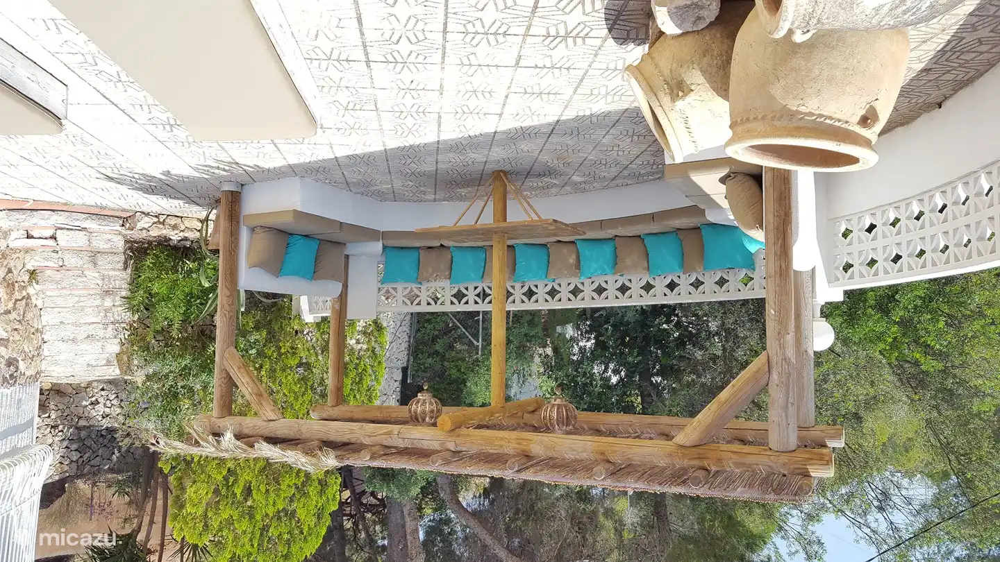 1 der schönen Loungebereiche.