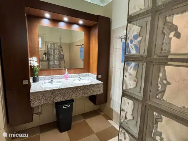 BlueBay Village - Villa 44 Djucu huren in Curaçao, Curacao-Midden, Blue Bay - villa Badkamer 1