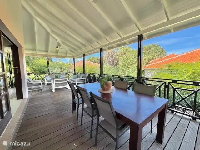 BlueBay Village - Villa 44 Djucu huren in Curaçao, Curacao-Midden, Blue Bay - villa Eettafel op terras