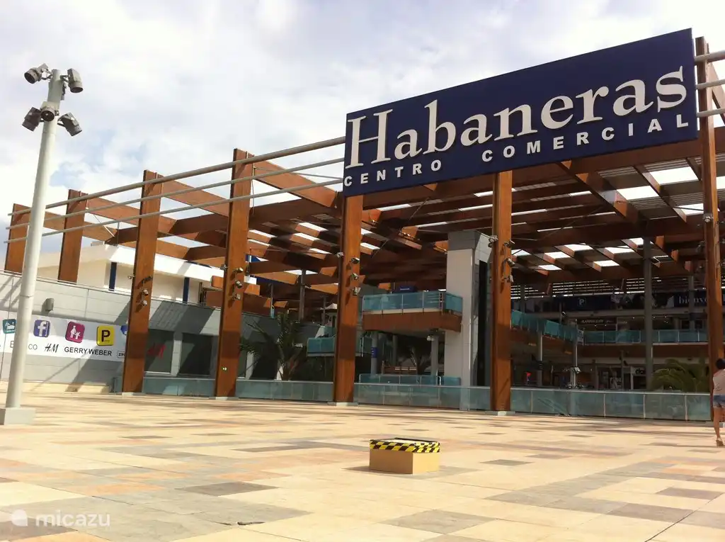 Das Habaneras Einkaufszentrum in Torrevieja (12 km)