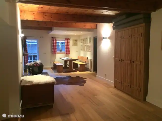 Tauern Apartment Schrempf Anna huren in Oostenrijk, Salzburgerland, Niedernsill - appartement Gang