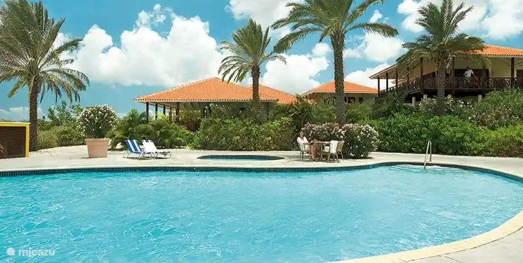 Swimmingpool mit Kindern