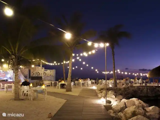 Villa 16 - Près de la piscine et de la plage | Curaçao, Curaçao-Centre, Blue Bay - villa Restaurant grill avec vue sur la mer