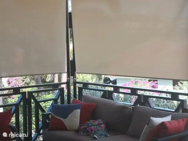 Villa 16 - Près de la piscine et de la plage | Curaçao, Curaçao-Centre, Blue Bay - villa La protection solaire avec l’ensemble de salon