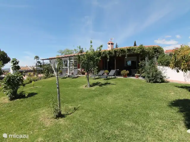 El Camarote à Mijas | Espagne, Andalousie, Mijas - villa jardin et façade de la villa