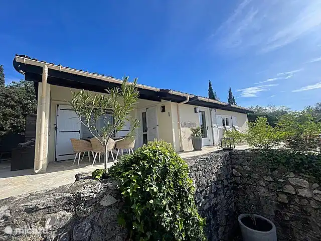 Vorderansicht von der 2. unteren Terrasse 