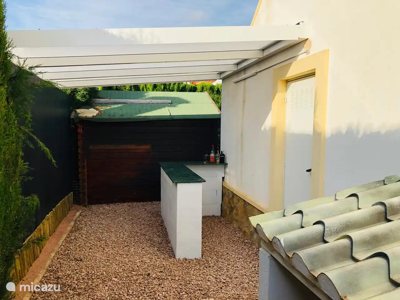 Bar extérieur au terrain de pétanque