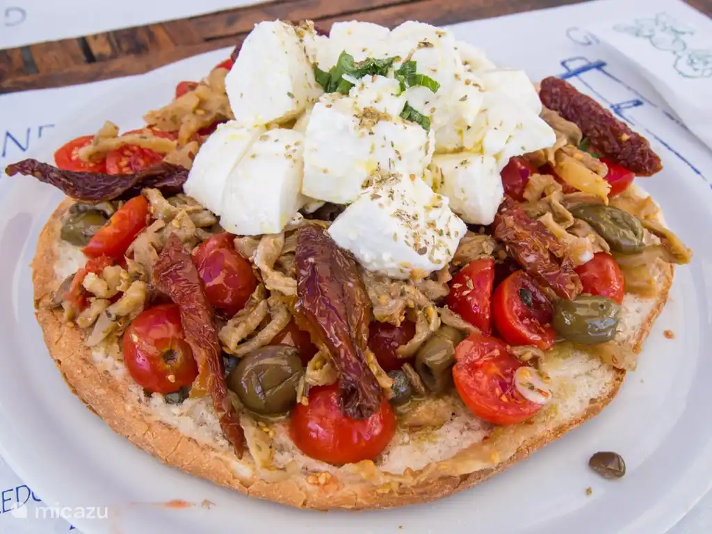 Typisches Gericht der Panu cunzatu Inseln 