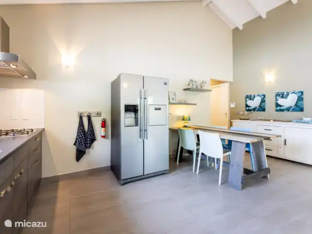 Villa Drumi Dushi | Curaçao, Banda Ariba (est), Jan Thiel - villa cuisine et table à manger à l'intérieur