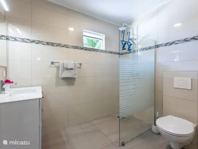 Villa Drumi Dushi | Curaçao, Banda Ariba (est), Jan Thiel - villa salle de bain en suite dans la chambre principale