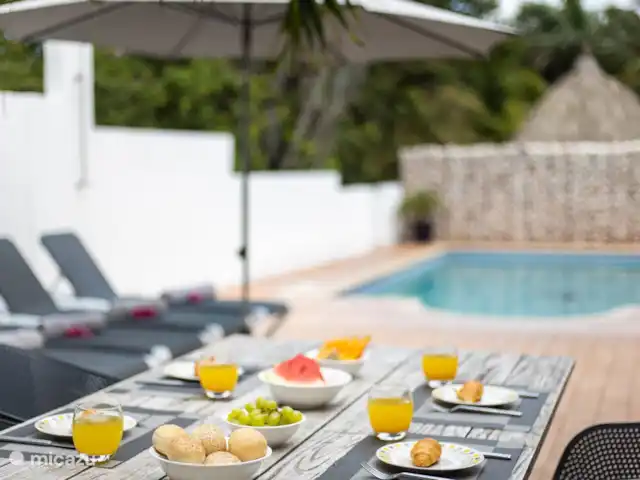 Villa Drumi Dushi | Curaçao, Banda Ariba (est), Jan Thiel - villa table à manger de jardin