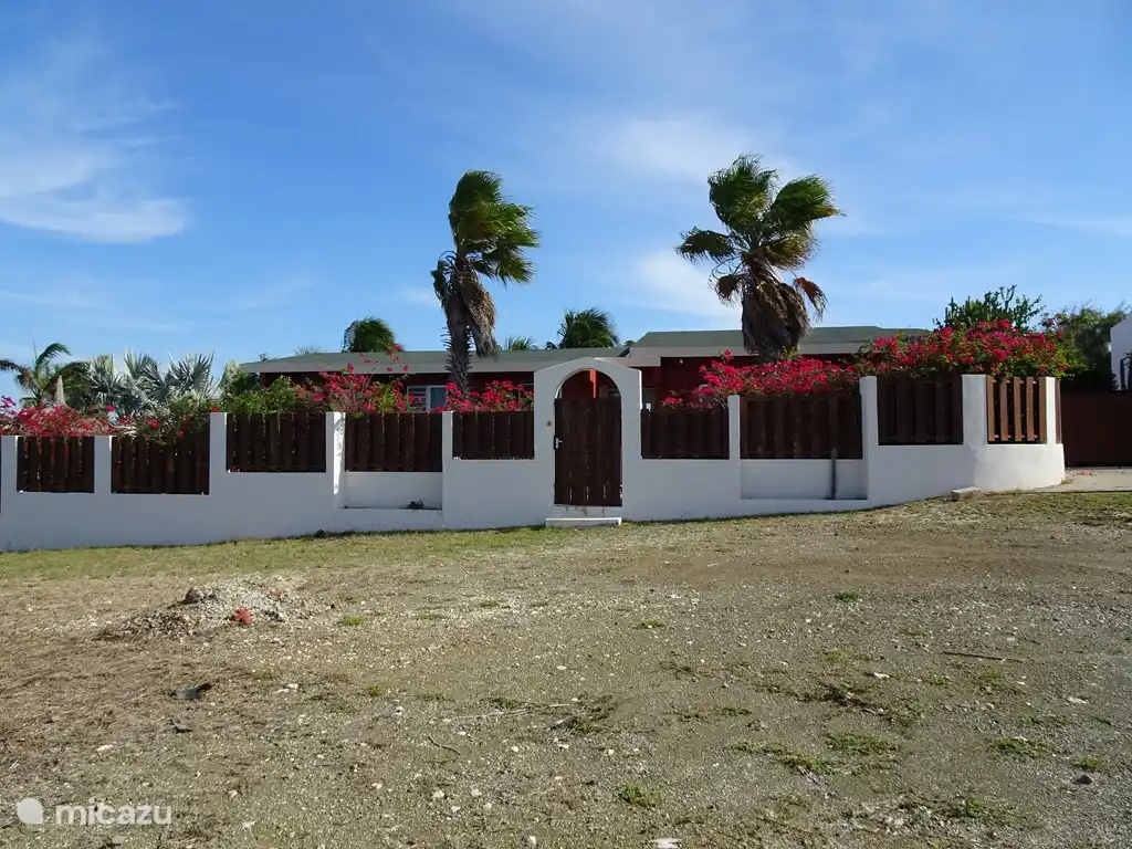 frente de la casa desde la calle