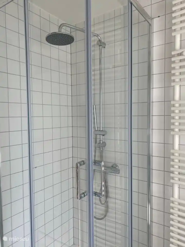 shower bathroom 1st floor