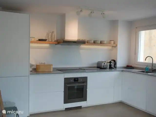 Location de Vacances Espagne, Costa Tropical, Almuñécar, maison de vacances - Maison atmosphérique et élégante en bord de mer Nouvelle cuisine moderne avec lave-vaisselle, Nespresso
etc