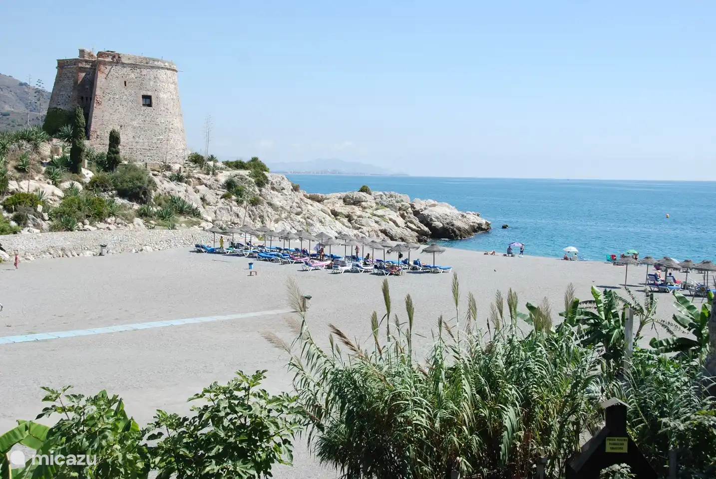 Einer der ruhigen Strände zu Fuß erreichbar.