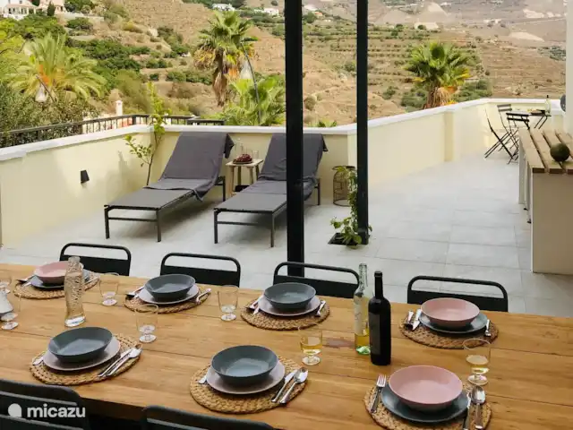 Location de Vacances Espagne, Costa Tropical, Almuñécar, maison de vacances - Maison atmosphérique et élégante en bord de mer Terrasse avec le bbq extérieur