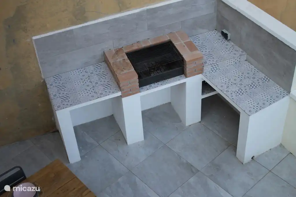 Grill auf der Terrasse