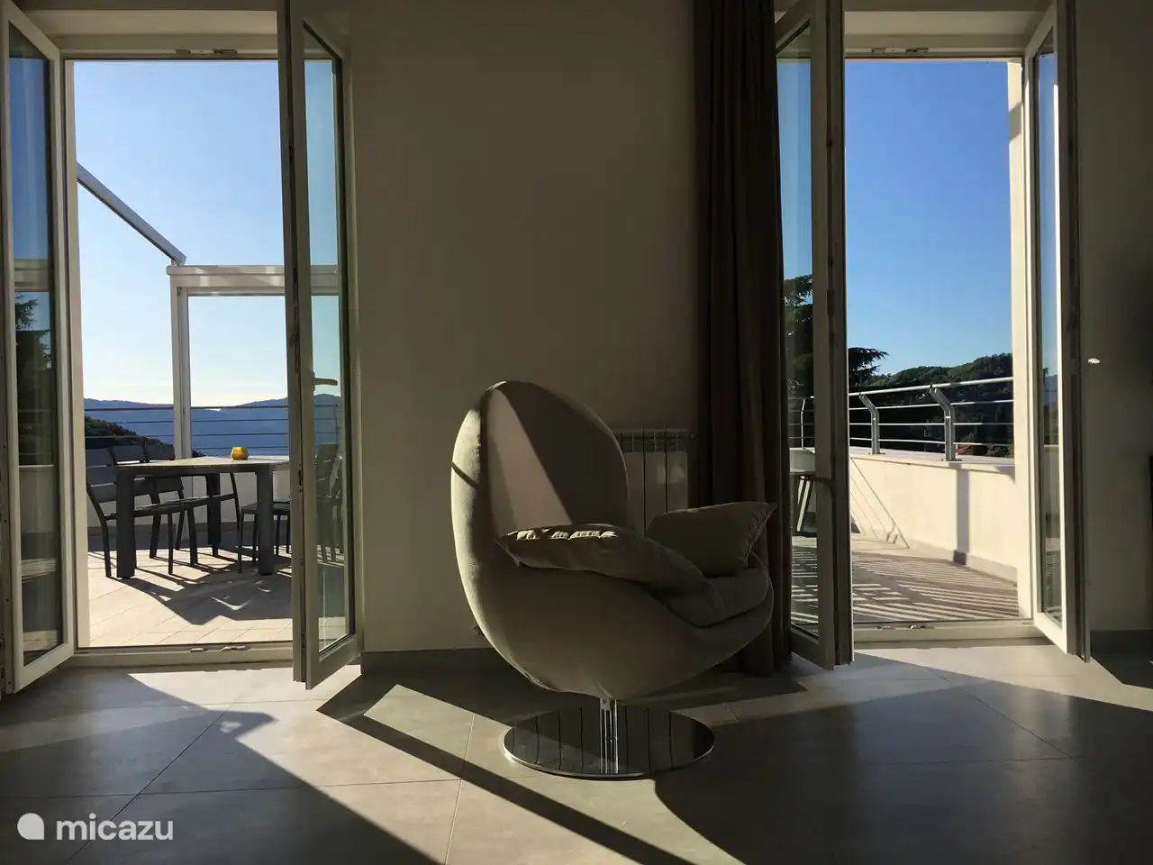 Vista de la terraza desde el interior