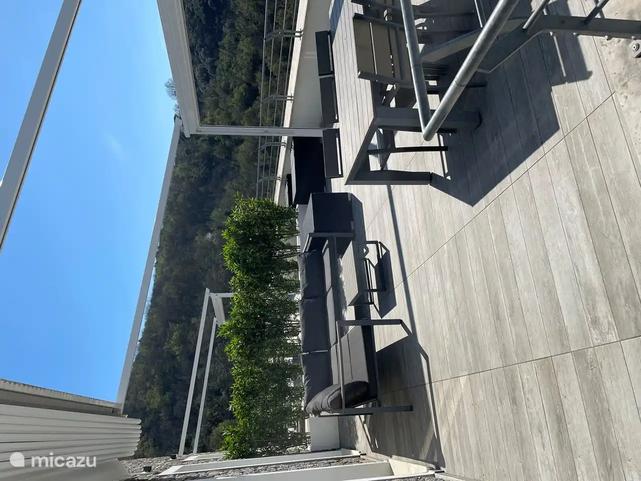 Piso privado con terraza de unos 80m2