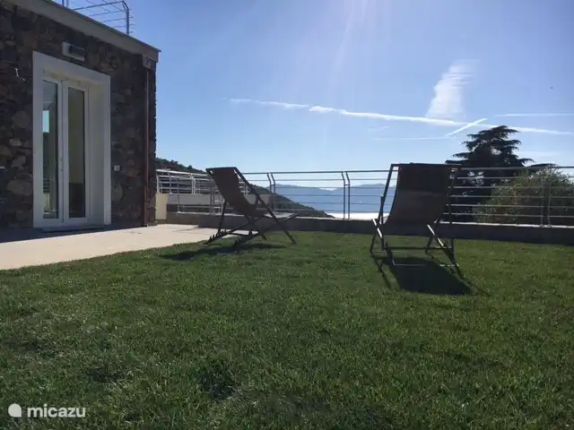 Vista desde el jardín privado (unos 80m2)