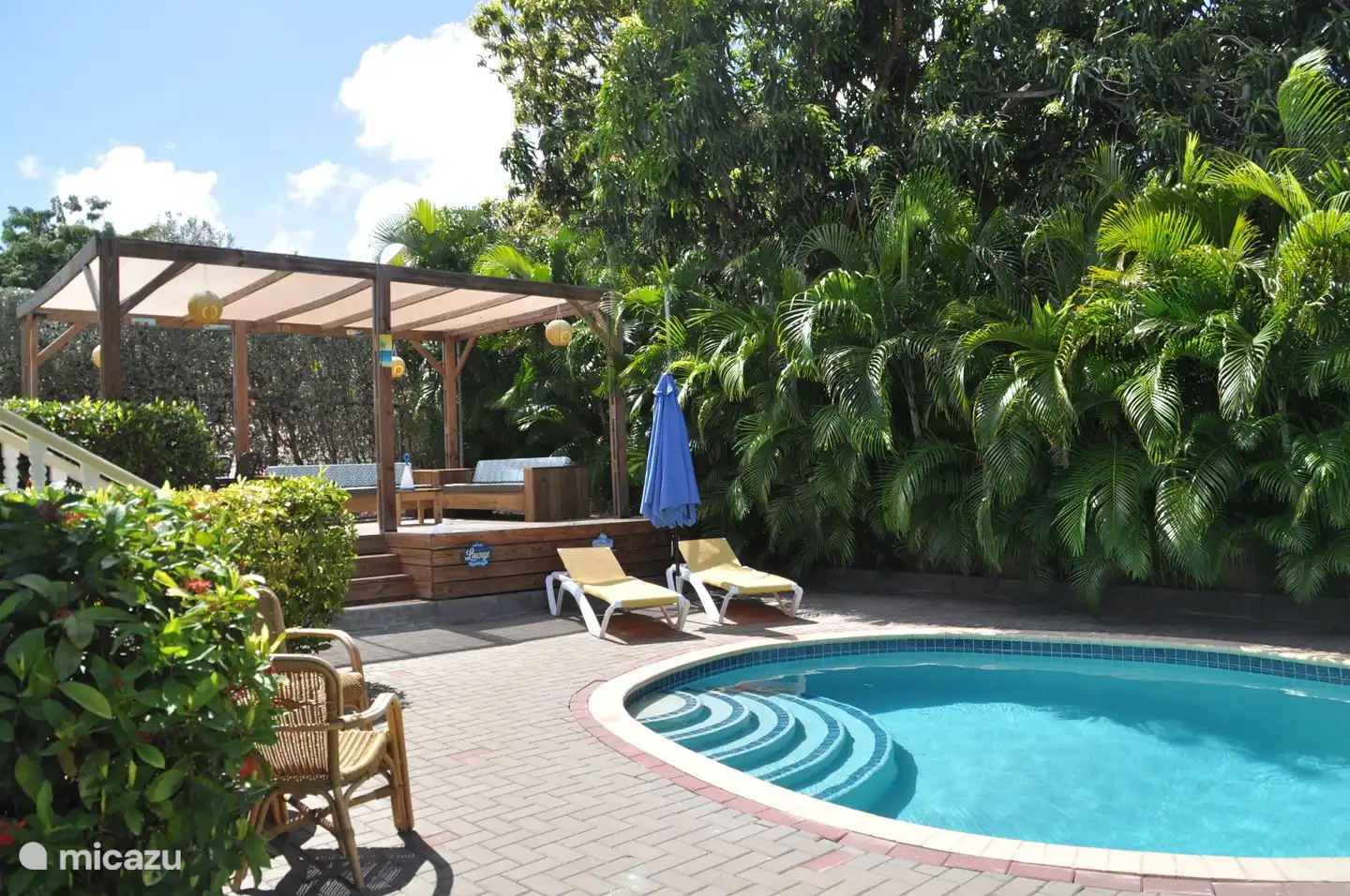 Bon Bineke in Curaçao, Banda Ariba (Ost), Jan Thiel - villa