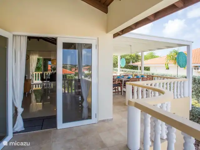 Bon Bineke huren in Curaçao, Banda Ariba (oost), Jan Thiel - villa de entree naar het huis en de porch