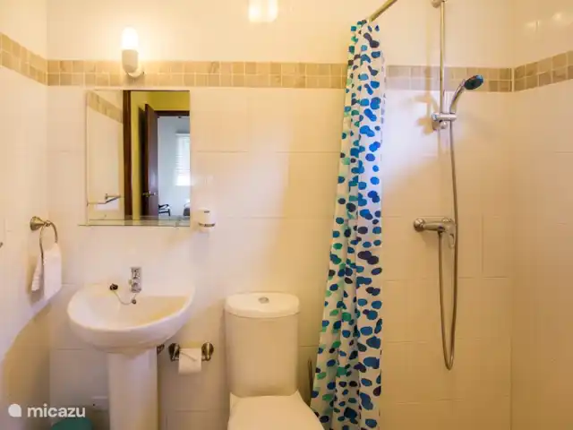 Bon Bineke huren in Curaçao, Banda Ariba (oost), Jan Thiel - villa 2 identieke badkamers