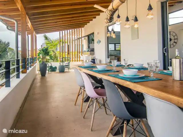 Hakuna Matata 7-10 personen huren in Curaçao, Banda Ariba (oost), Vista Royal - villa 10 persoons eettafel